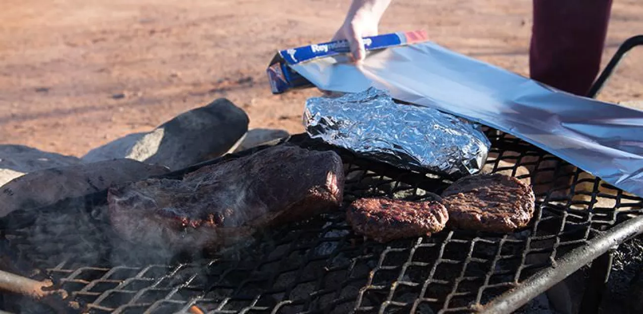 la viande marinée au feu de bois